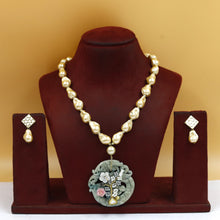 Stylish Pendant Set 3474-68