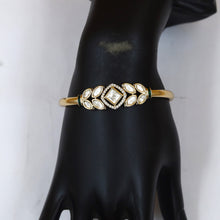 Kundan Bracelet 18751-28