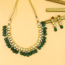 Round Neck  Kundan Necklace Set  17936-5118