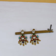 Sabya Inspired Round Neck Kundan Necklace Set 19093-87