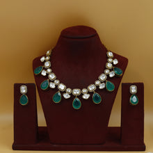 Moissanite Round Neck Kundan Necklace Set 19085-87