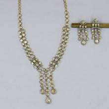 Moissanite Round Neck Kundan Necklace Set 19095-87