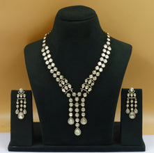 Moissanite Round Neck Kundan Necklace Set 19095-87