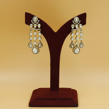 Moissanite Round Neck Kundan Necklace Set 19095-87