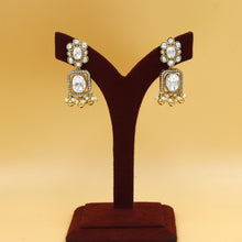 Moissanite Round Neck Kundan Necklace Set 19090-87