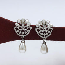Light Pearl Zircon/AD Earring 19130-31