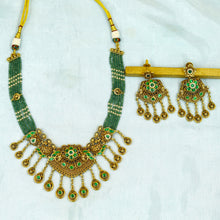 Round Neck Antique Necklace Set 19305-28