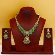 Round Neck Antique Necklace Set 19298-28