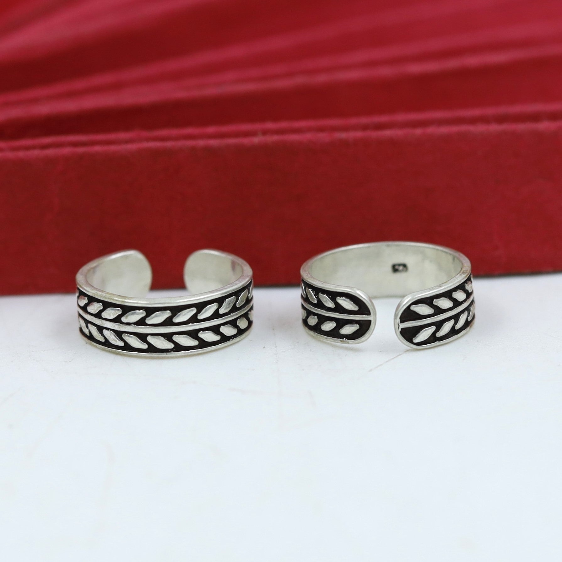 Black Toe Ring 7067-1225