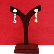 Round Neck Kundan Necklace Set 19500-69