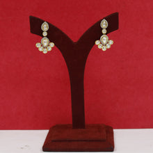 Antique Gold Plated Round Neck Kundan Necklace Set 19239-28