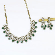 Round Neck Kundan Necklace Set 19499-69