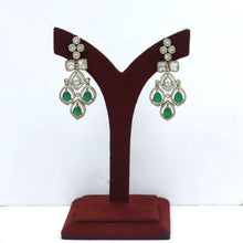 Round Neck Kundan Necklace Set 19499-69