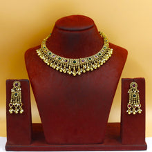 Round Neck Antique Necklace Set 19251-28