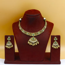 Round Neck Antique Necklace Set 19299-28