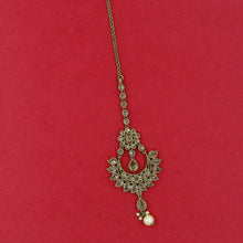Mehandi Finish Maang Tikka 17581-100
