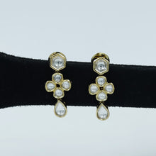 Round Neck Kundan Necklace Set 12937-31