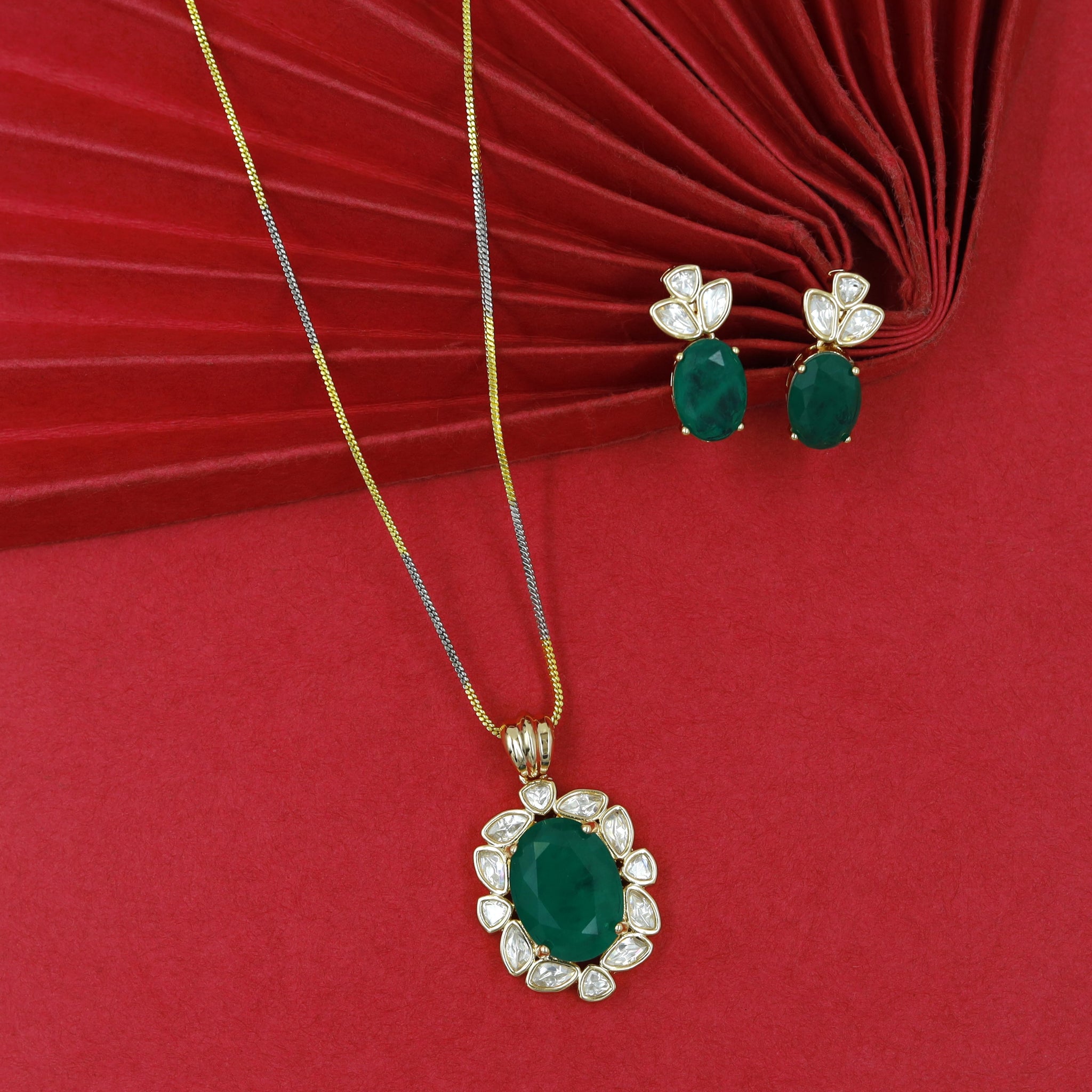 Light Kundan Pendant Set 17584-27