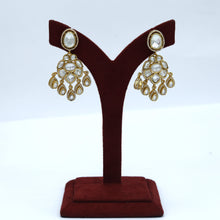 Moissanite Light Kundan Earring 17642-87