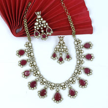 Round Neck Kundan Necklace Set 18047-69