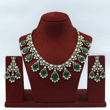 Round Neck Kundan Necklace Set 18047-69