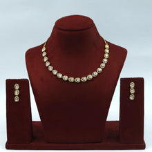 Round Neck Kundan Necklace Set 18053-69