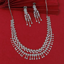 Round Neck Kundan Necklace Set 18035-69