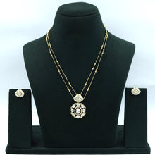 Light Kundan Pendant Set 17666-21