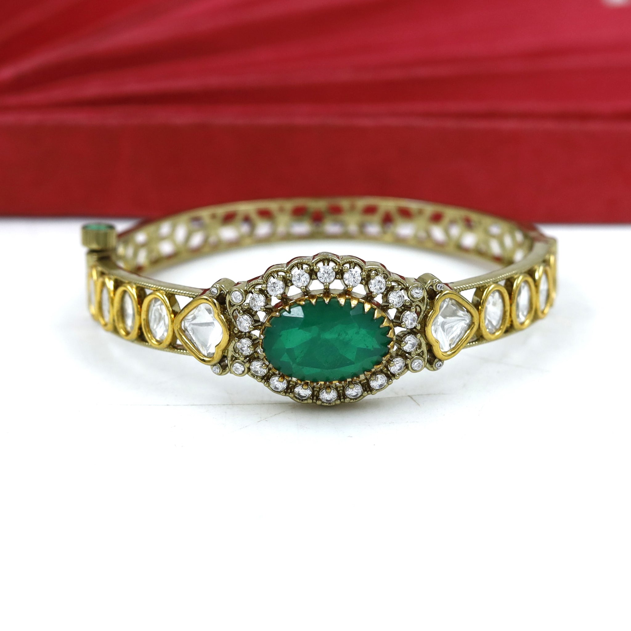 Antique Gold Plated Kundan Bracelet 18190-68