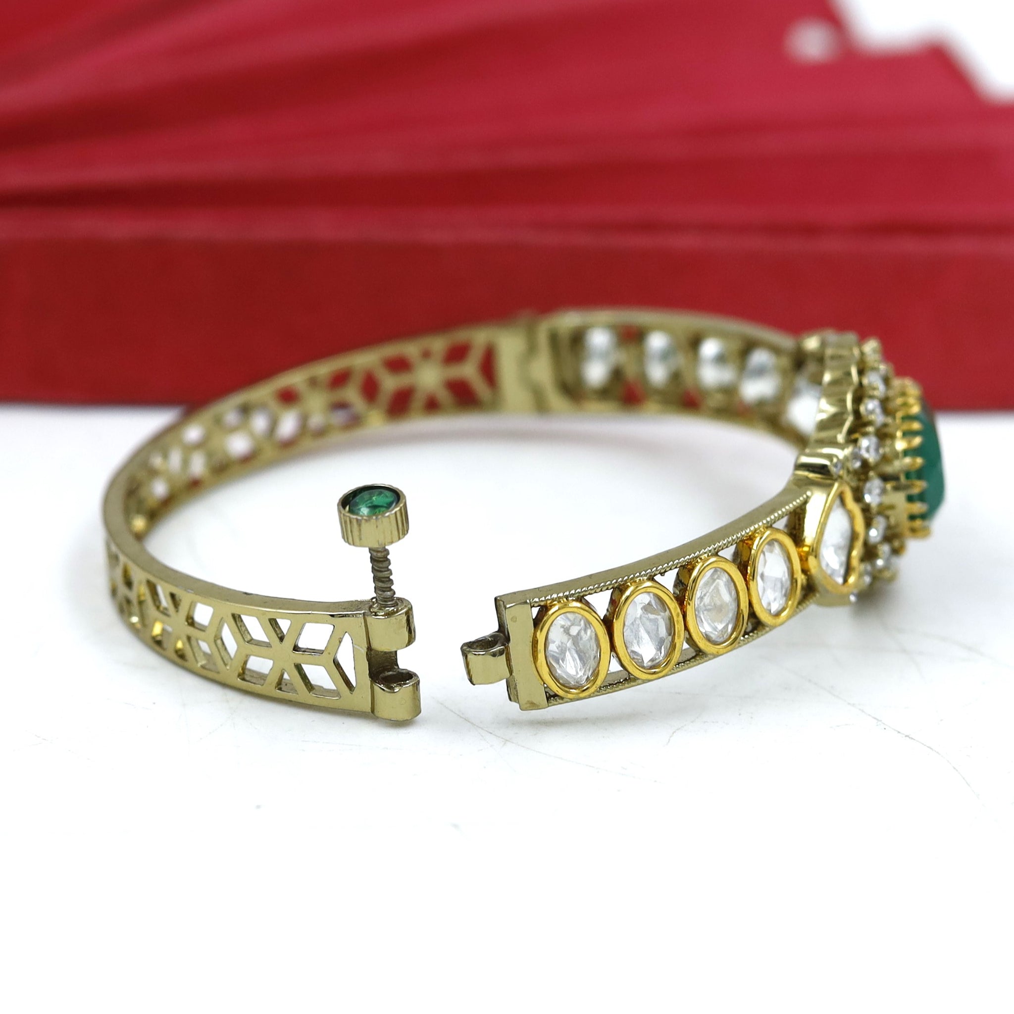 Antique Gold Plated Kundan Bracelet 18190-68