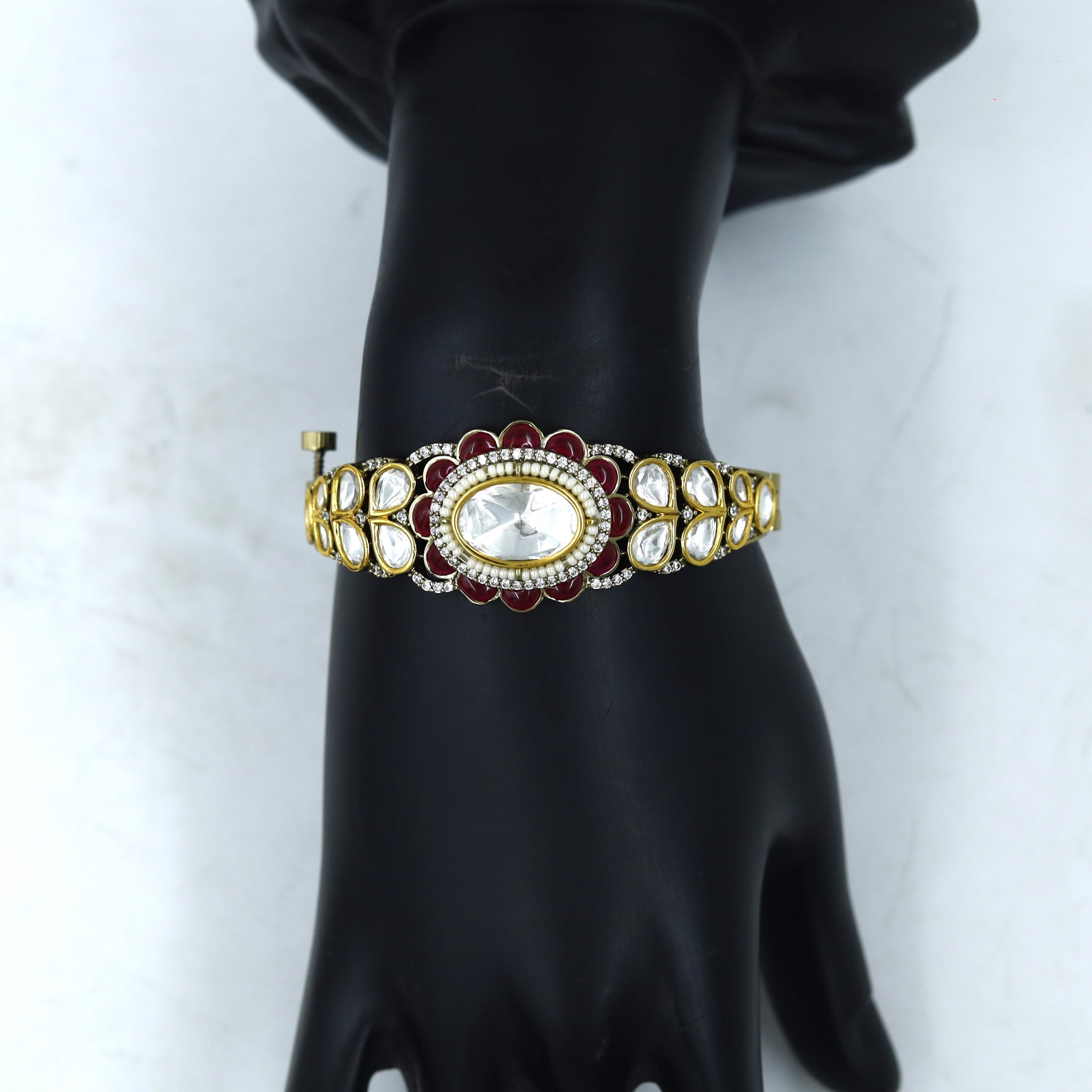 Antique Gold Plated Kundan Bracelet 18191-68