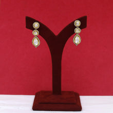 Light Earring Kundan Earring 18079-69