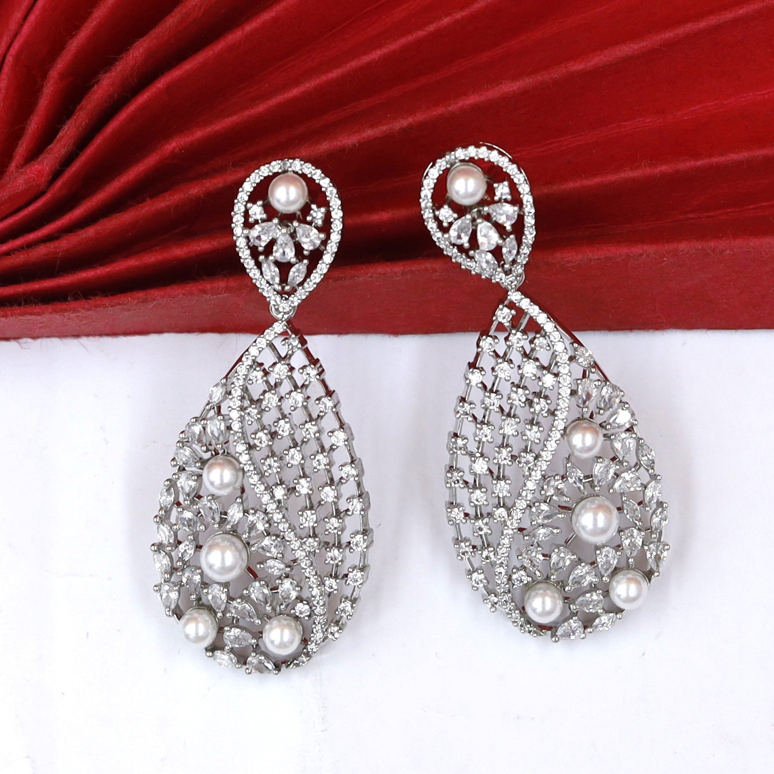 Light Earring Zircon/AD Earring 18098-69