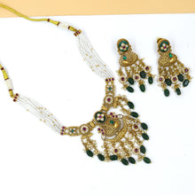 Round Neck Pearl Antique Necklace Set 18211-68
