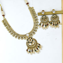 Round Neck Antique Necklace Set 18590-91