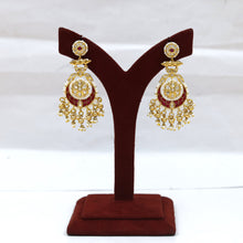 Round Neck Kundan Necklace Set 18589-91