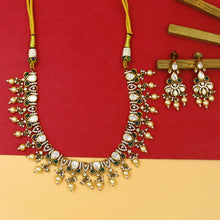 Round Neck Kundan Necklace Set 18200-68