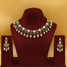 Round Neck Kundan Necklace Set 18200-68