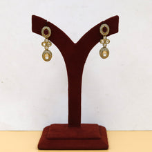 Round Neck Kundan Necklace Set 18234-21