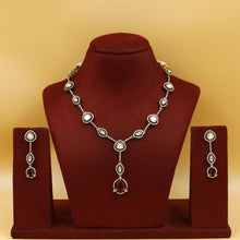Round Neck Kundan Necklace Set 18235-21
