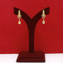 Round Neck Kundan Necklace Set 18310-28