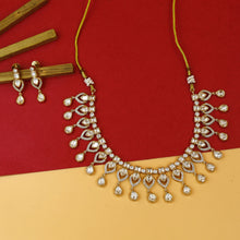 Round Neck Kundan Necklace Set 18310-28