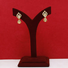 Round Neck Kundan Necklace Set 18311-28