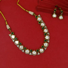 Round Neck Kundan Necklace Set 18199-68
