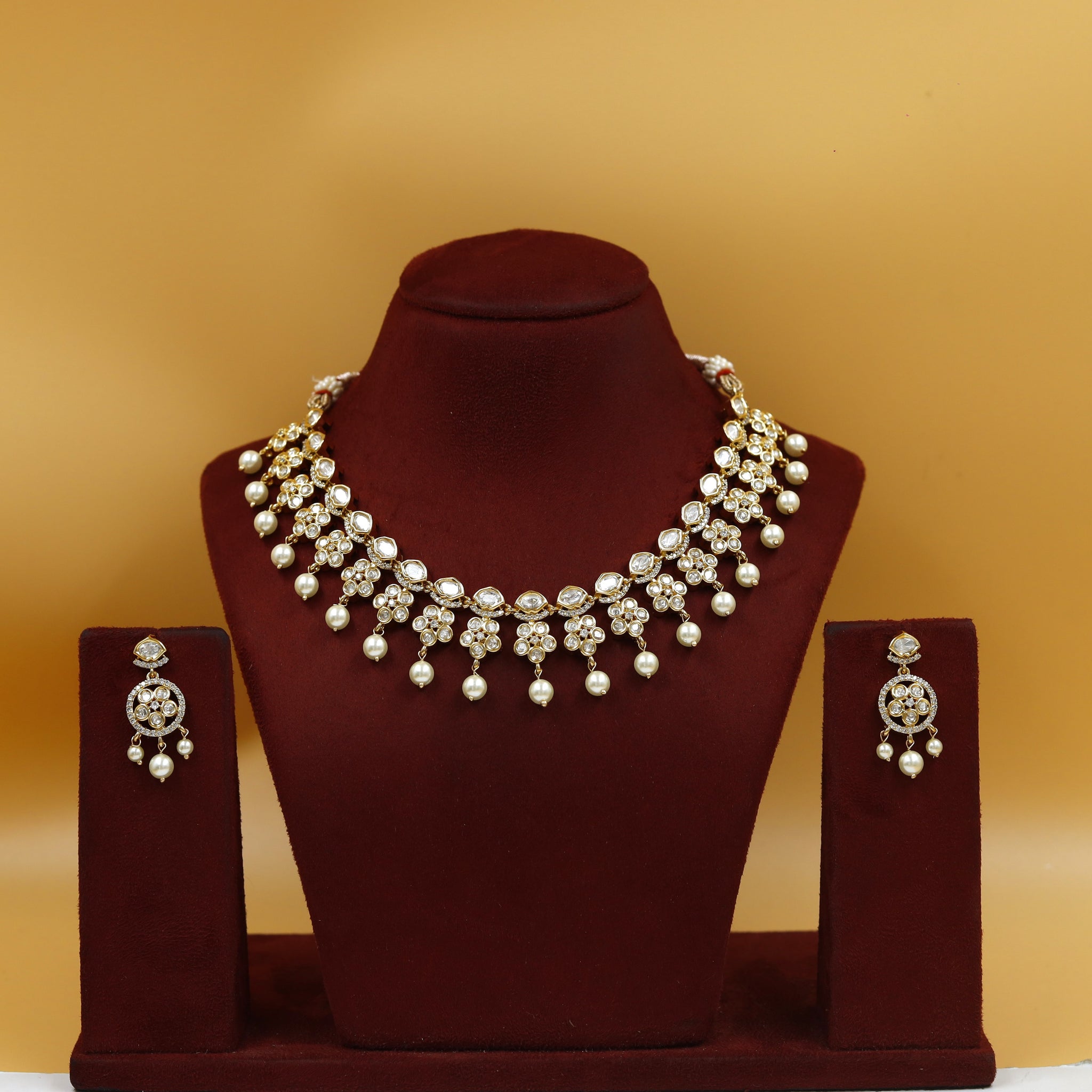 Round Neck Kundan Necklace Set 18450-28