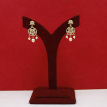 Round Neck Kundan Necklace Set 18450-28