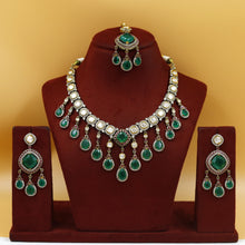Round Neck Kundan Necklace Set 18216-68