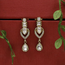 Stylish Kundan Earring 19666-1