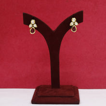 Stylish Kundan Earring 19668-1