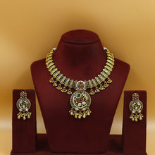 Round Neck Antique Necklace Set 18007-94